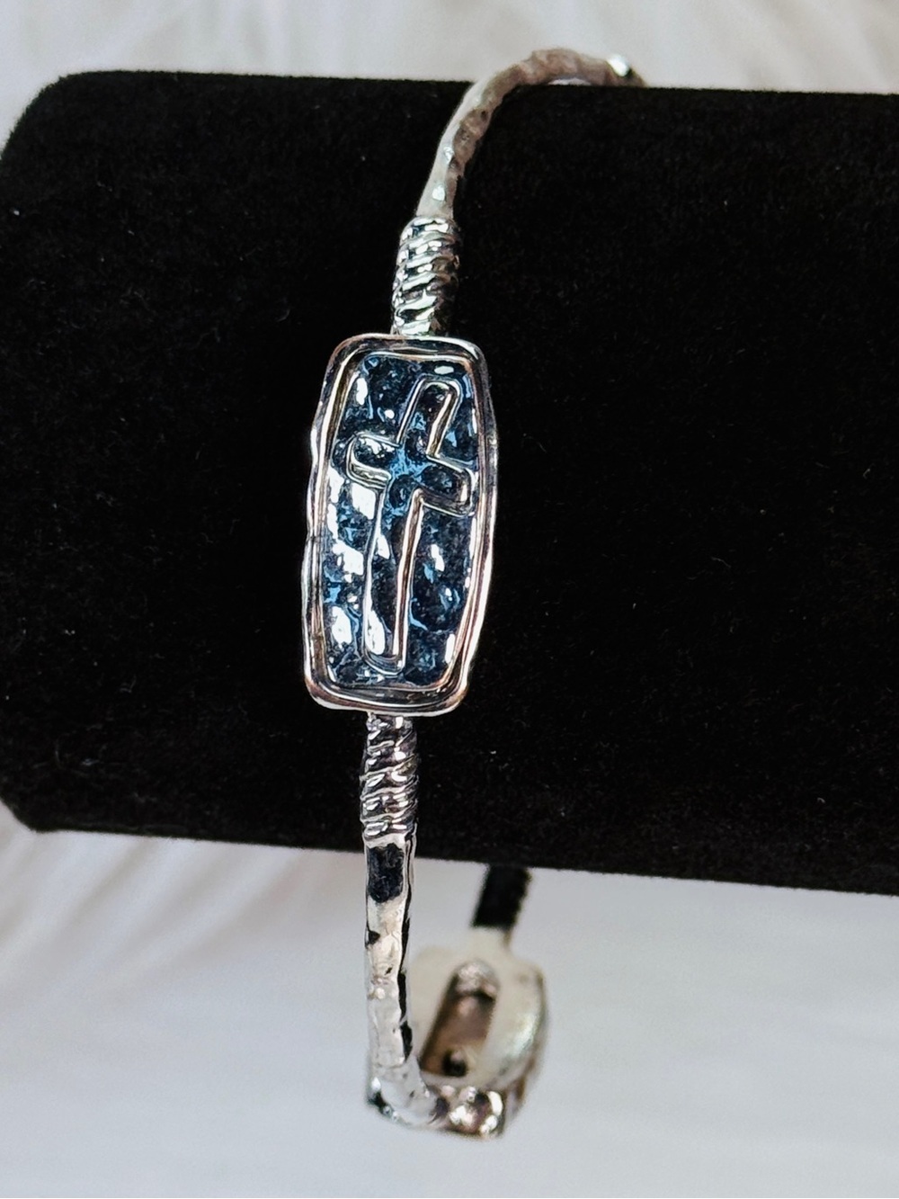 Silvertone religious Cross Bangle Bracelet
